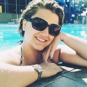 Meet your Posher, Debora